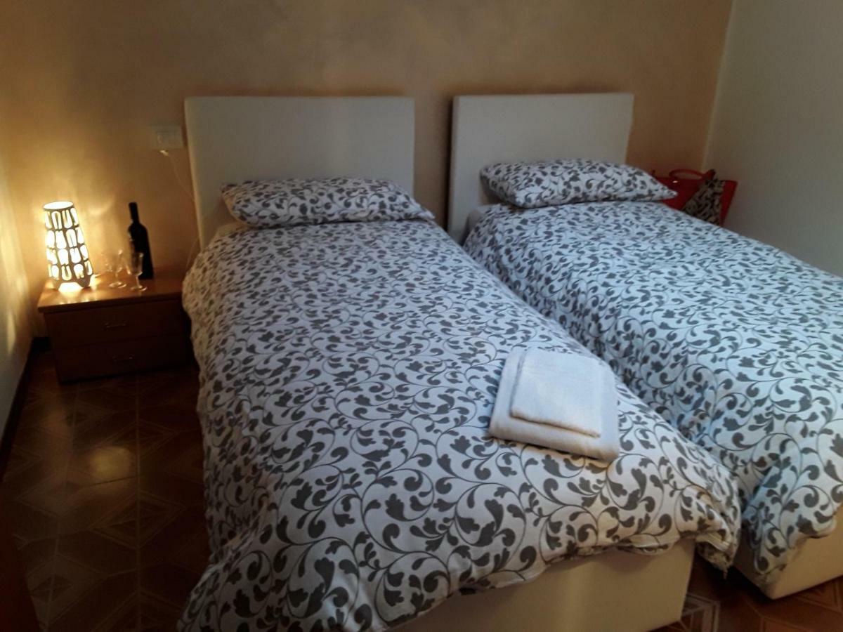 מאלצ'סינה Camere Porto Vecchio Con Parcheggio A Pochi Passi Dal Castello מראה חיצוני תמונה